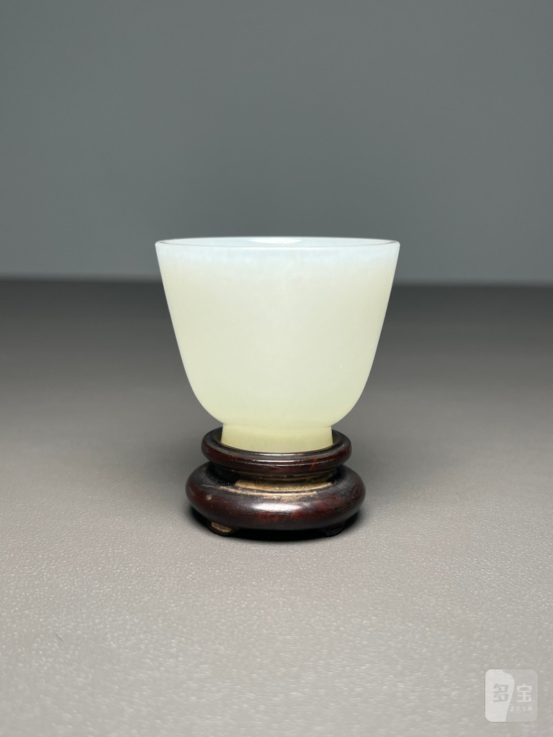 清中期  白玉杯（带木座） - 图2
